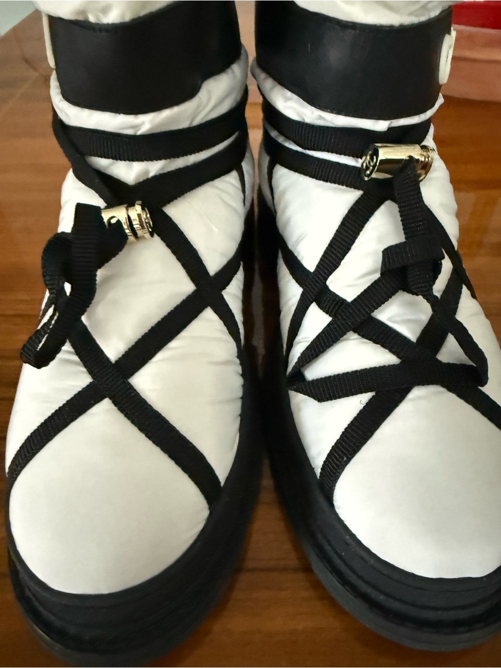 CHANEL White and Black Quilted Lace-Up Snow Boots - Picture 12 of 15